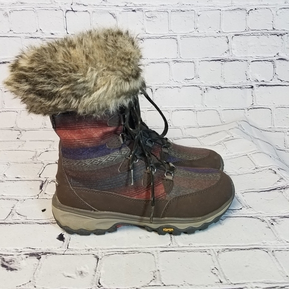 Eddie Bauer Solstice Fur winter boots - Picture 2 of 15